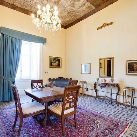 Castello Di Caccuri Suites Bagian luar foto