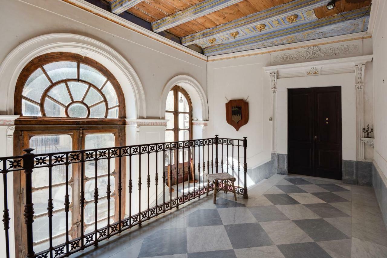 Castello Di Caccuri Suites Bagian luar foto