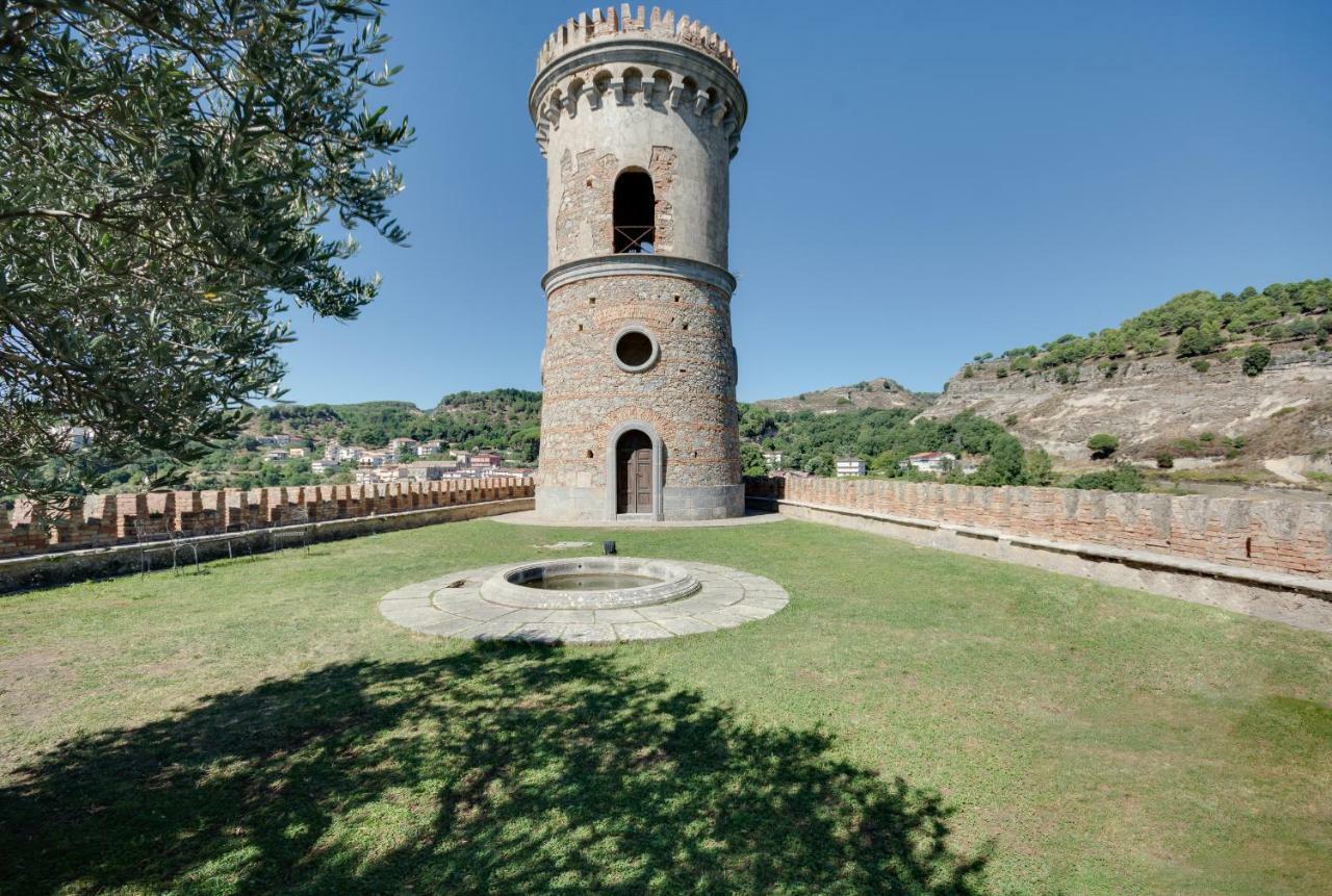 Castello Di Caccuri Suites Bagian luar foto