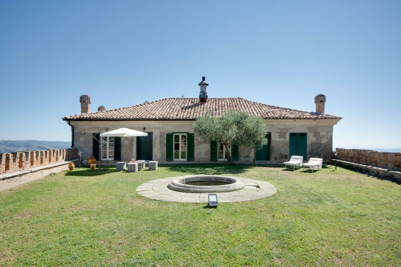 Castello Di Caccuri Suites Bagian luar foto