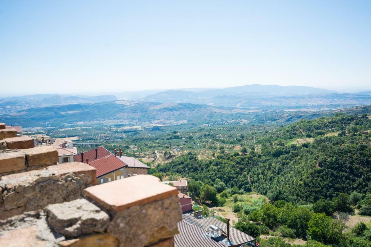 Castello Di Caccuri Suites Bagian luar foto
