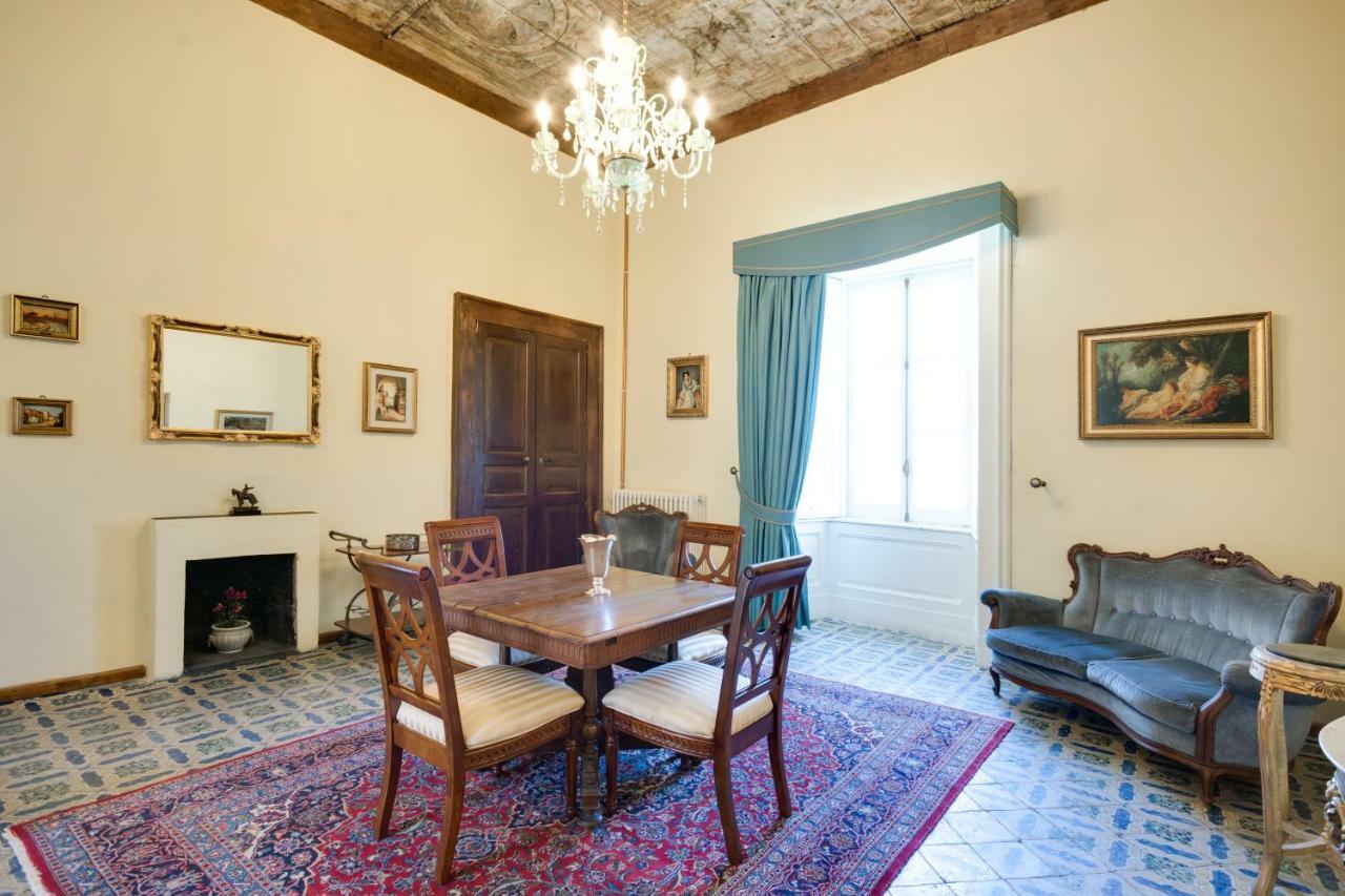 Castello Di Caccuri Suites Bagian luar foto