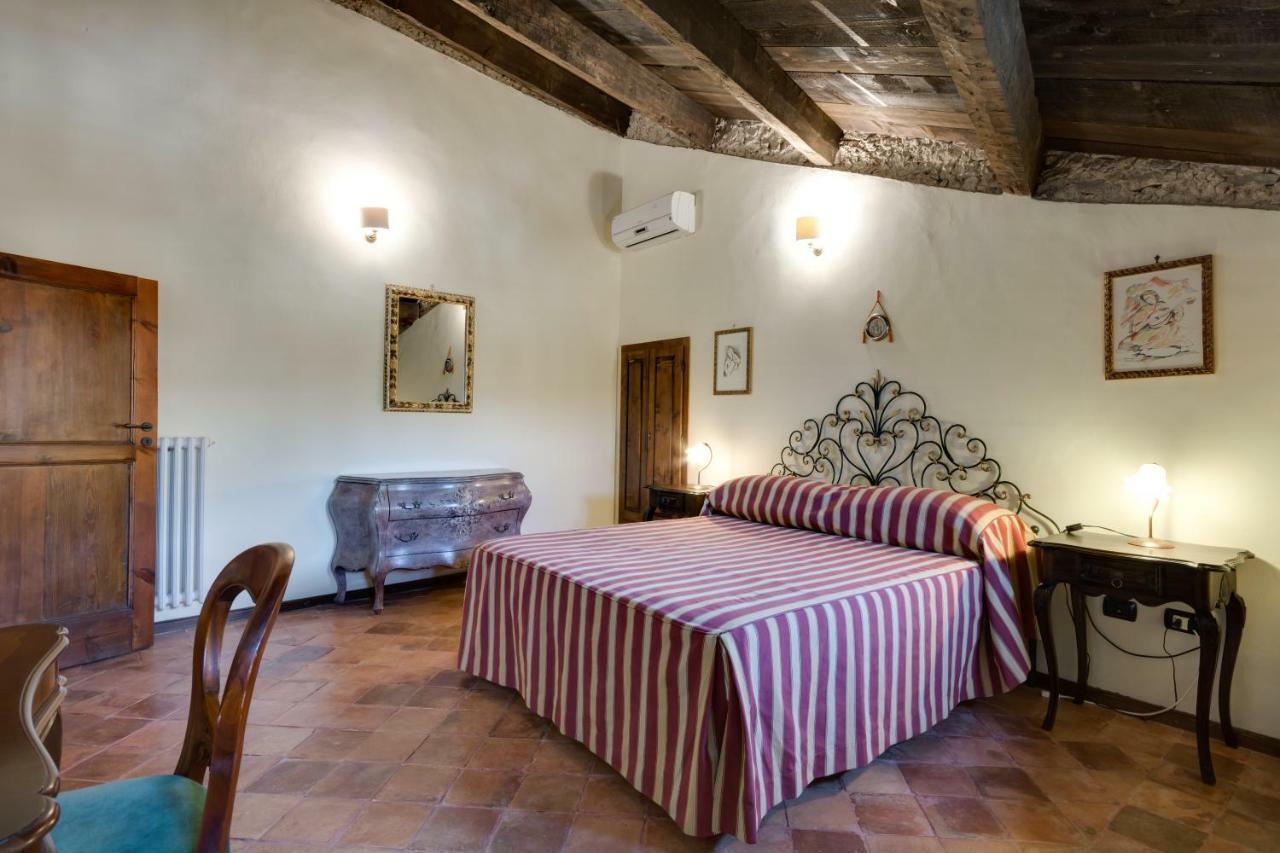 Castello Di Caccuri Suites Bagian luar foto