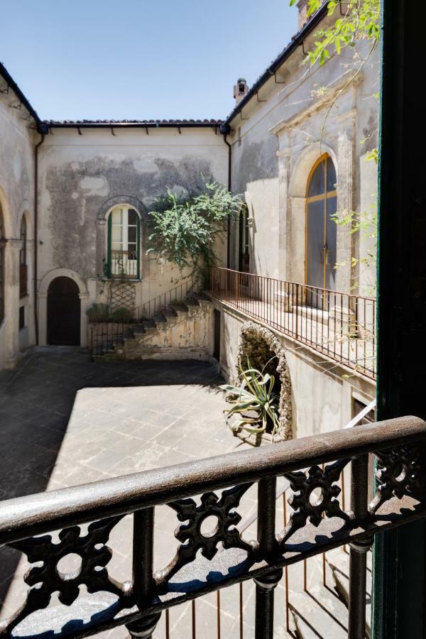 Castello Di Caccuri Suites Bagian luar foto