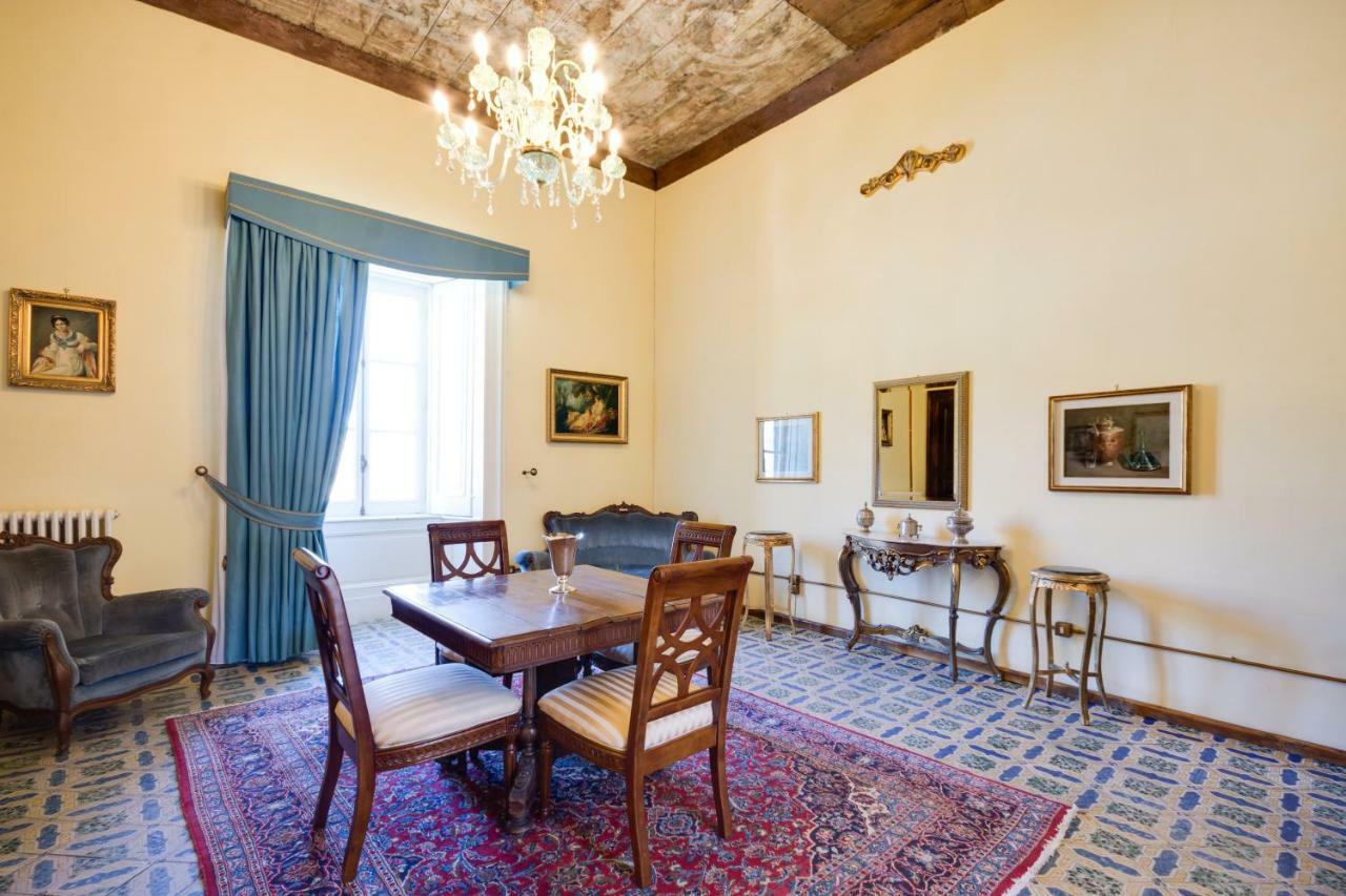 Castello Di Caccuri Suites Bagian luar foto